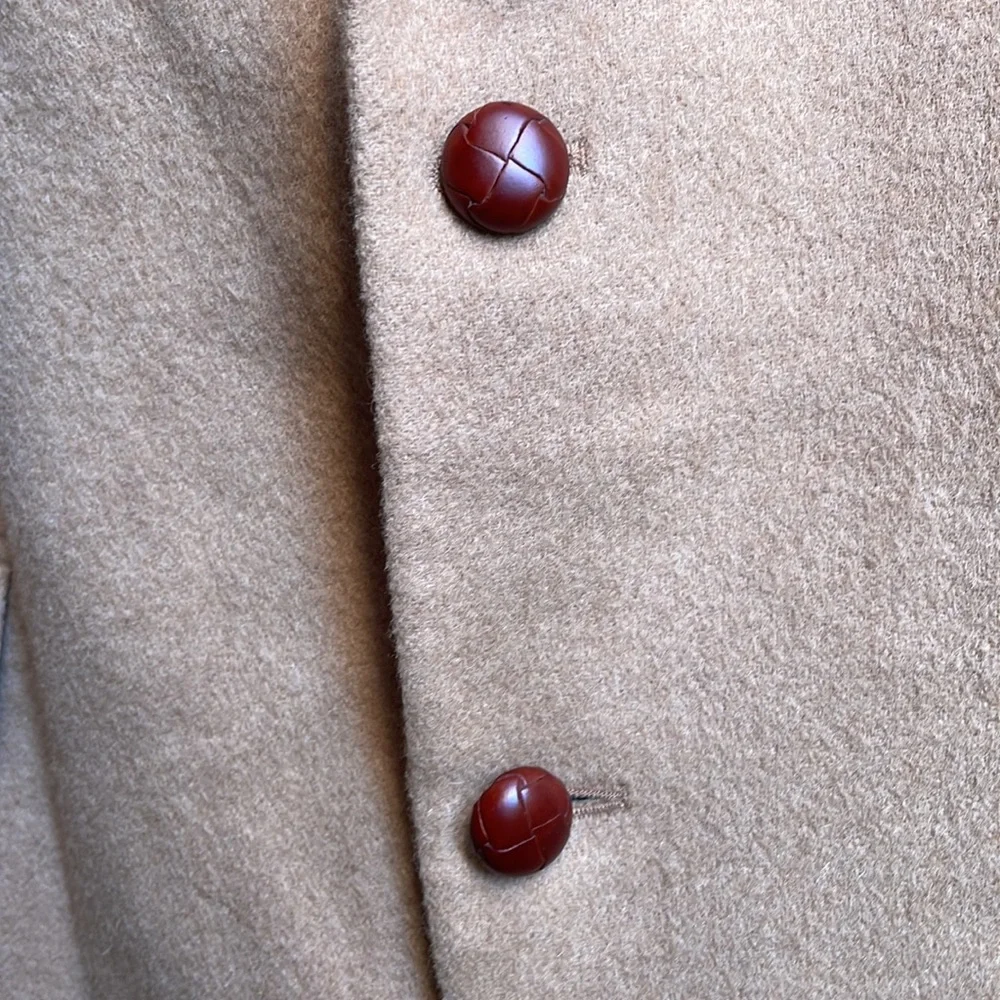Vintage Evan Picone beige sport coat Measurements